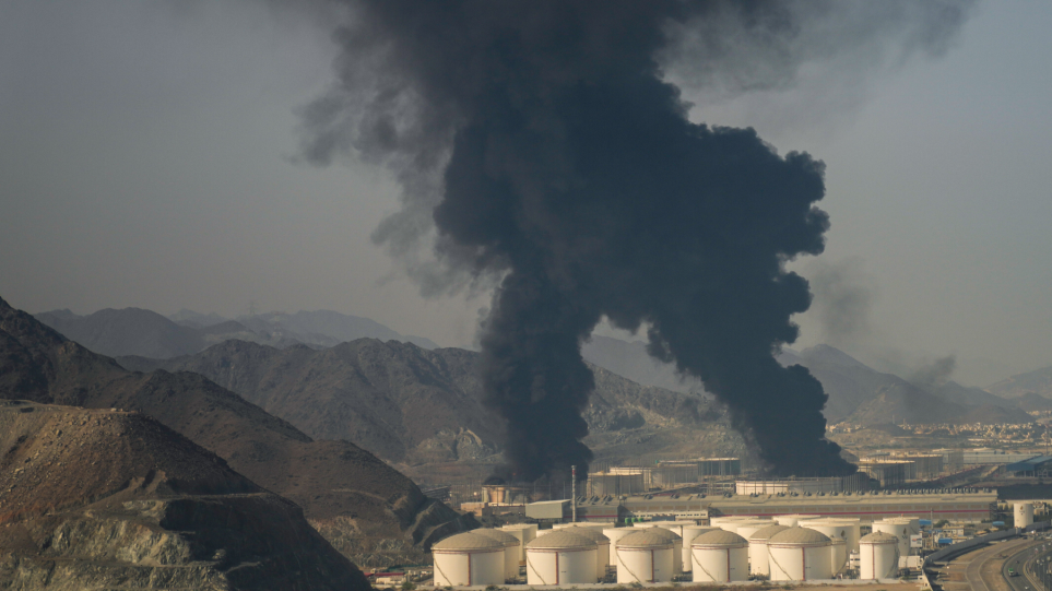 SLIDER__hae_fotia_petreleo_AP_Photo_Altaf_Qadri