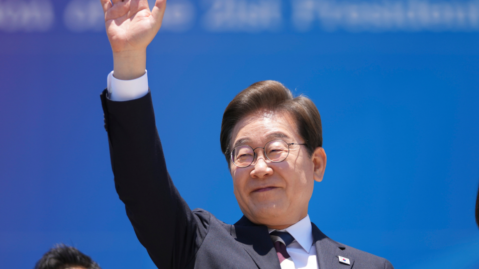 SLIDER__korea_neos_pr_AP_Photo_Lee_Jin_man__Poo_jpg