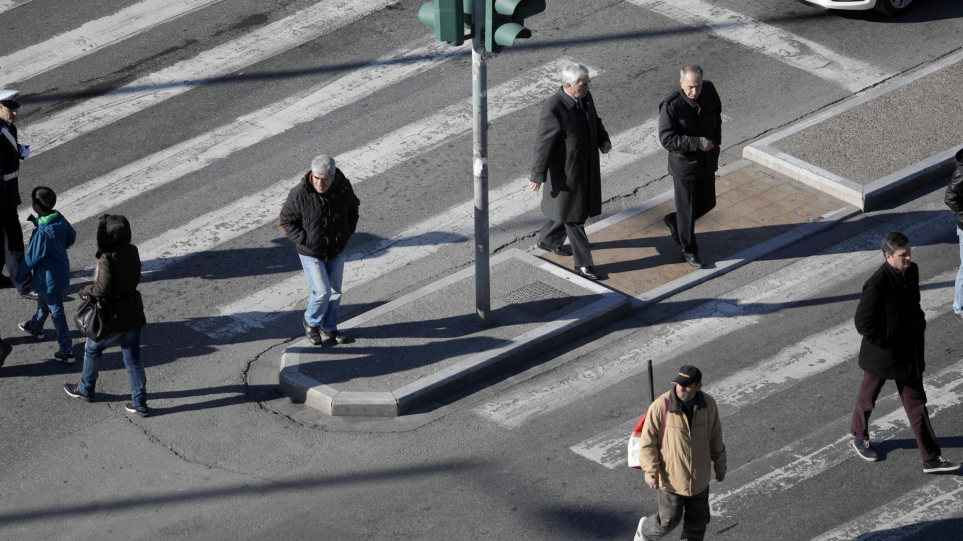 SLIDER__kosmos_diavasi_int