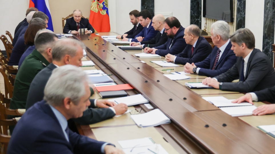 SLIDER__kremlinoR_usa_Vyacheslav_Prokofyev_Sputnik__Kremlin_Pool_Photo_via_AP