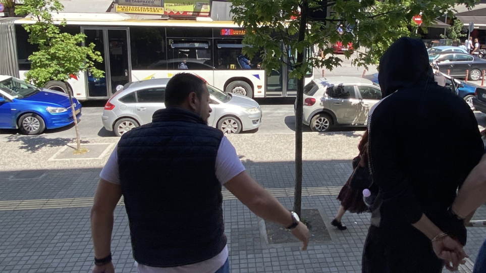 SLIDER_enikiastis_vomva_1i