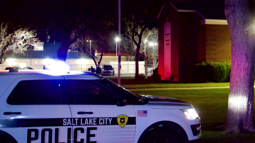 SLIDER_epithesi_eklisiaUSA_AP_Photo_Hannah_Schoenbaum