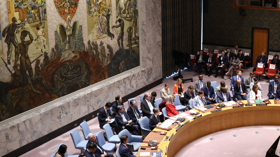 SLIDER_unh_Charly_TriballeauPoo__Photo_via_AP