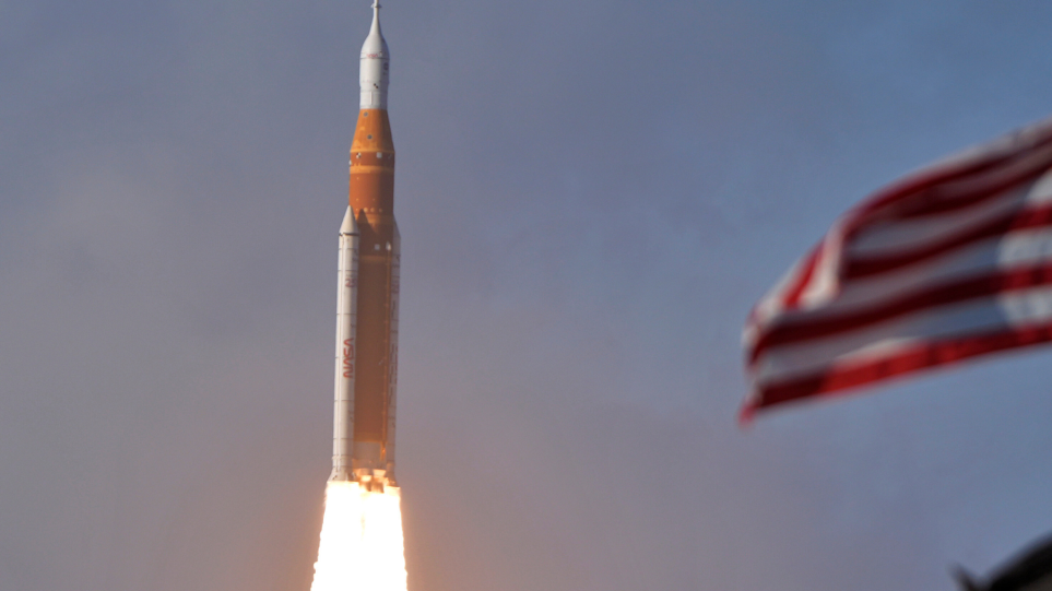 S_Artemis_2_NASA_AP_Photo_John_Raoux