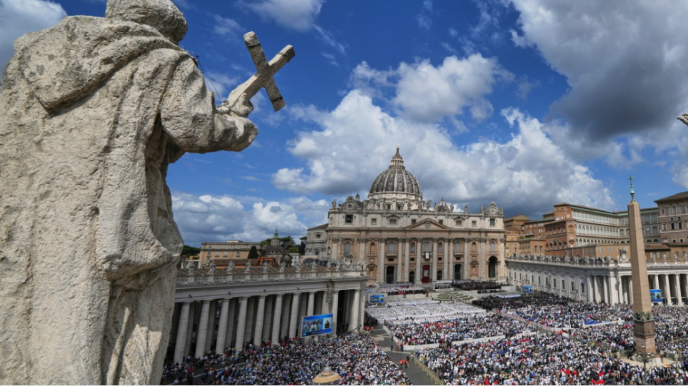 S_Emthronisi_Leon_AP_Photo_Domenico_Stinellis