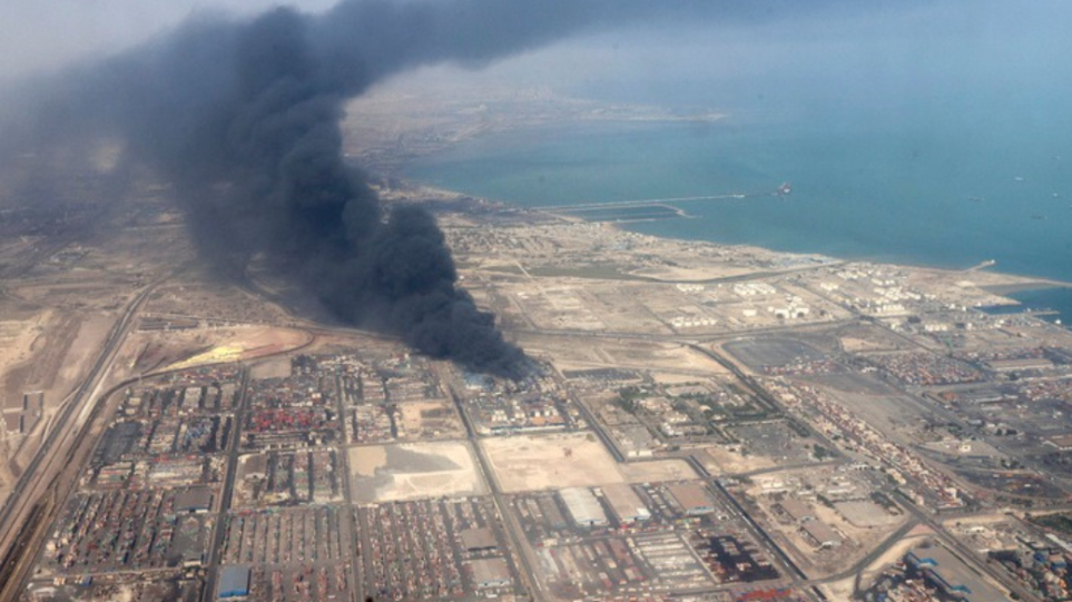 S_Iran_ekrixi_limani_kapnos_AP_Photo_Iranian_Presidency_Office