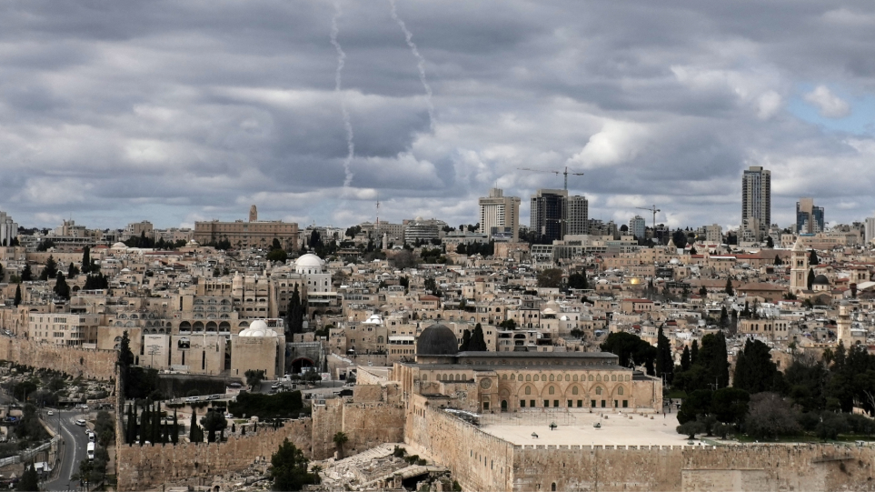 S_Iran_epithesi_AP_Photo_Mahmoud_Illean