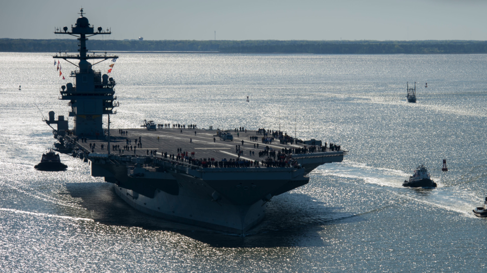 S_aeroplanoforo_Ford_usa_U_S__Navy_via_AP