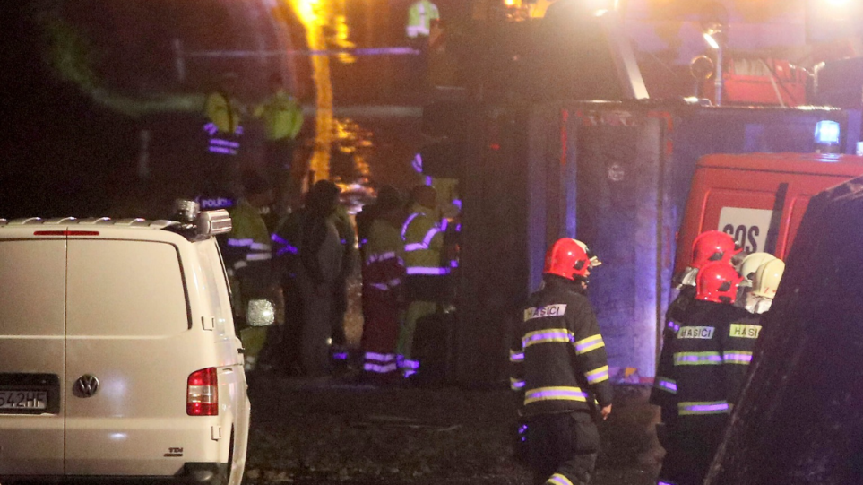 S_astinomi_pirosvestiki_slovakia_AP_Photo_Ronald_Zak