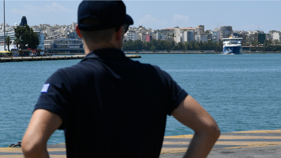 S_limani_pireas_enstoli_int