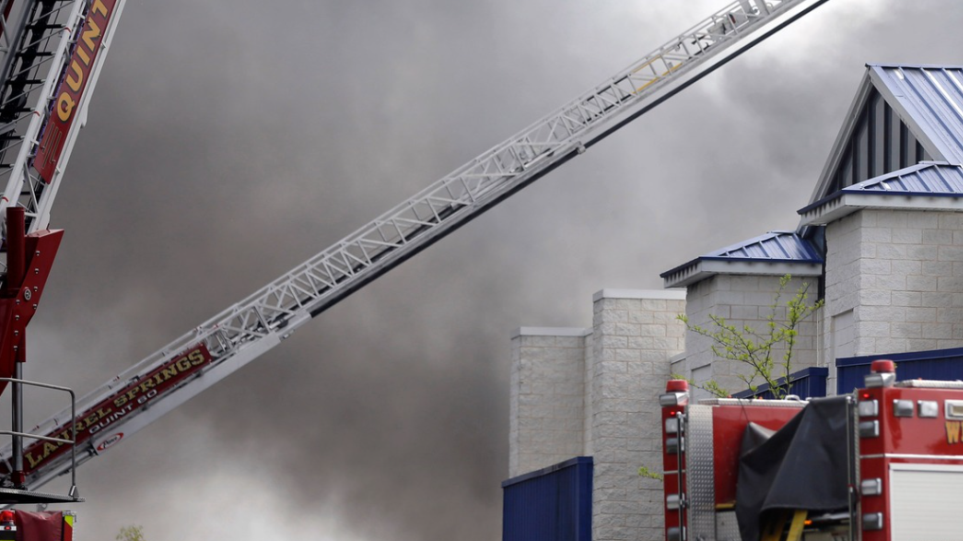 S_pirkagia_pirosvestiki_AP_Photo_Mel_Evans