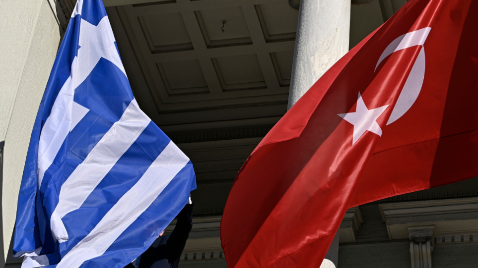 S_simees_elada_Turkia_int