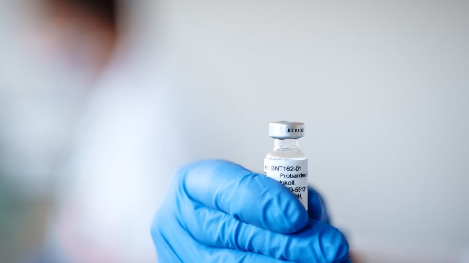 Πάνω από 100 εκατ. δόσεις εμβολίων κατά της Covid-19 έχουν χορηγηθεί στις ΗΠΑ