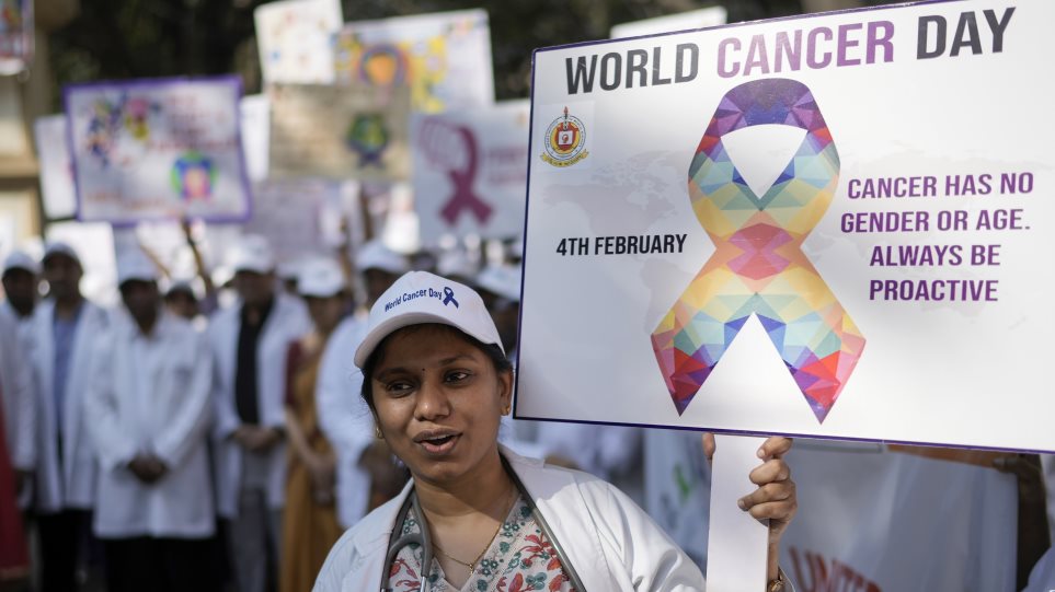 pagosmia_imera_kata_karkinu_AP_Photo_Mahesh_Kumar_A