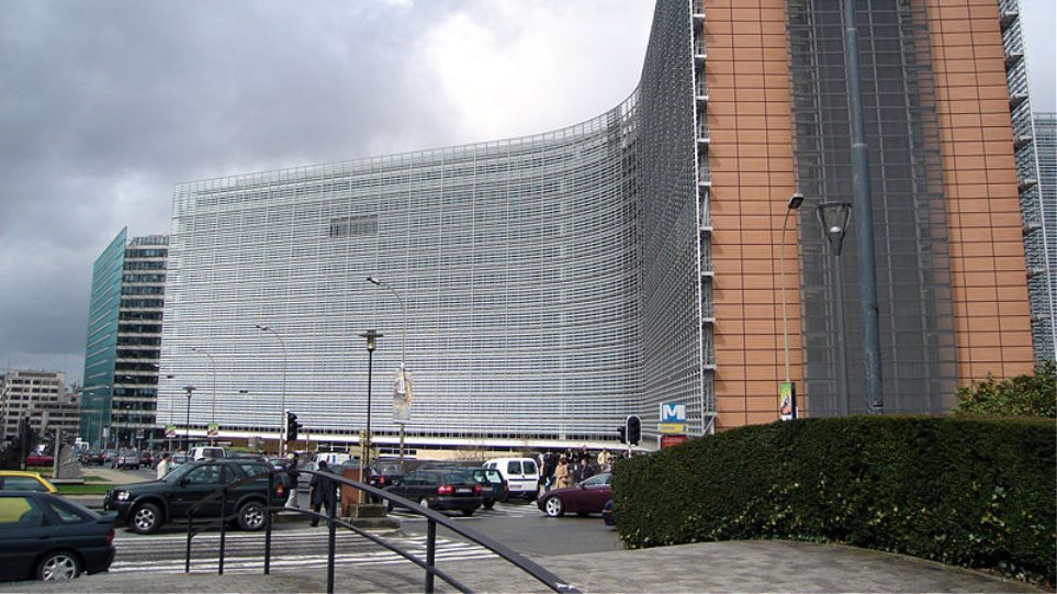  Η Ευρωπαϊκή Επιτροπή απέρριψε τον ιταλικό προϋπολογισμό