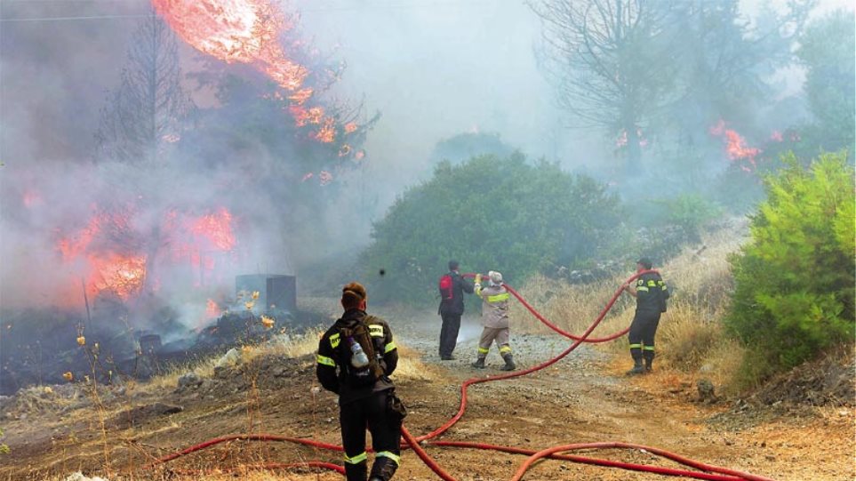 Πυρκαγιά στην Εύβοια - Εκκενώθηκε προληπτικά το Μακρυχώρι του Δήμου Κύμης