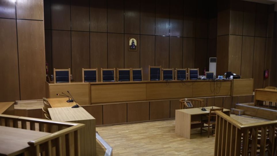 2025_Adia_Ethusa_dikastiriu_I2