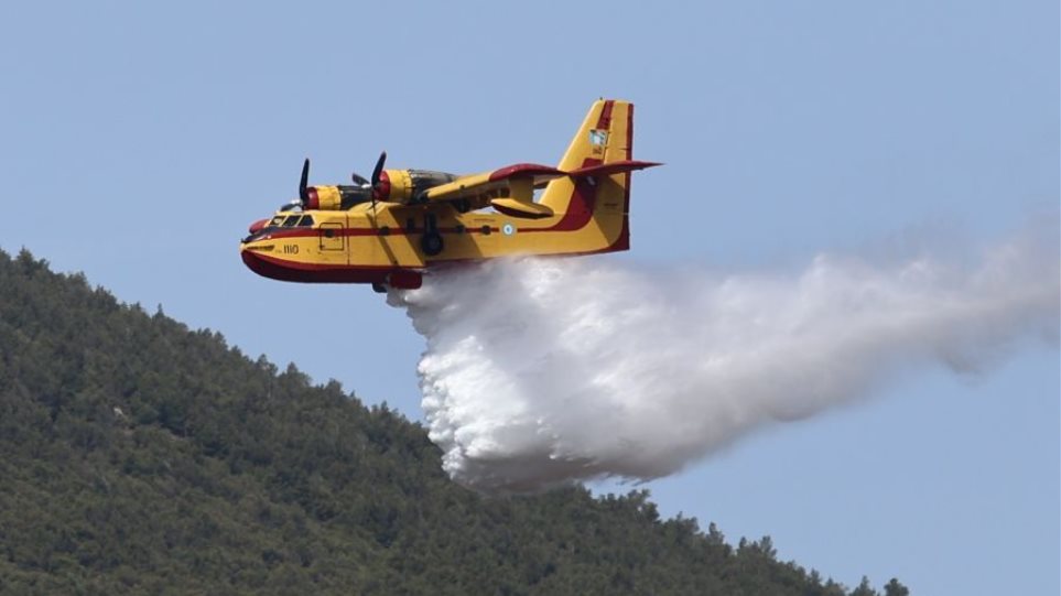 Canadair_CL215_CL-215_HAF_I2