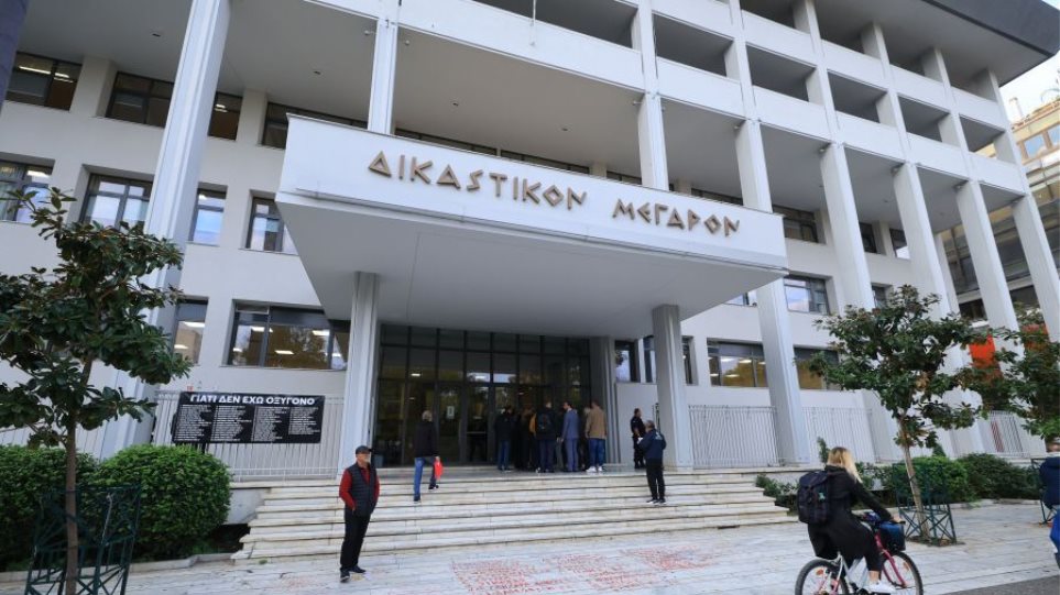Dikastiria_Dikastiko_Megaro_Larisas_I_Ktirio2