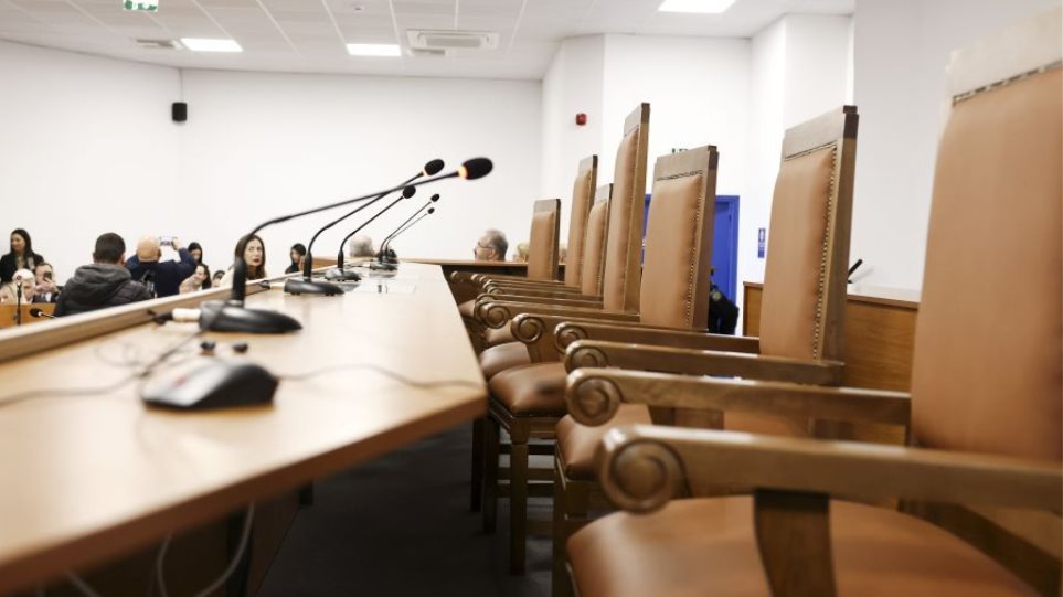 Larisa_Ethusa_Dikastiriu_Tempi_I__Edra