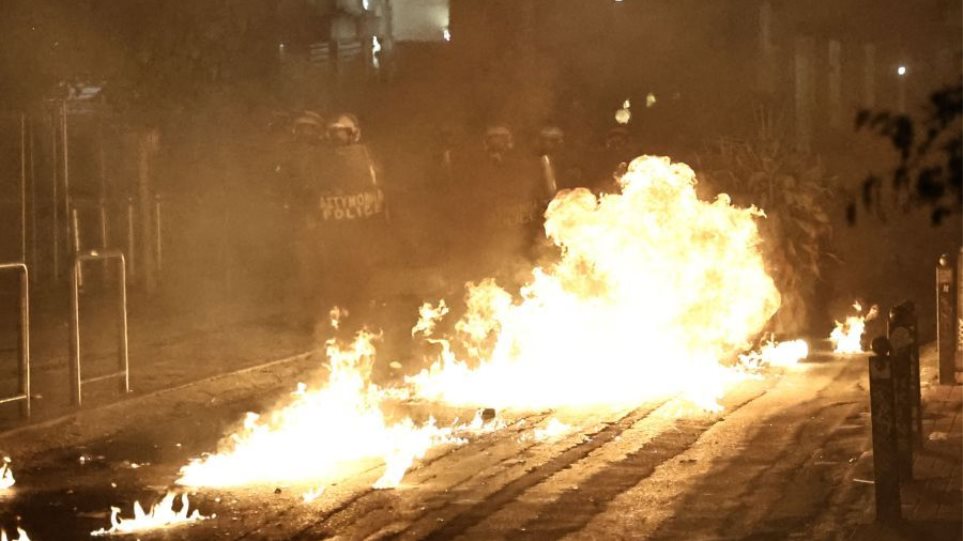 Molotof_I_Episodia_Exarxia2