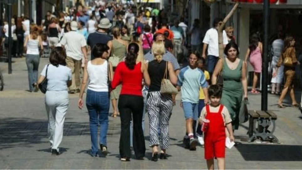 Κατά 355.000 κατοίκους μειώθηκε ο ελληνικός πληθυσμός από το 2008 έως το 2017