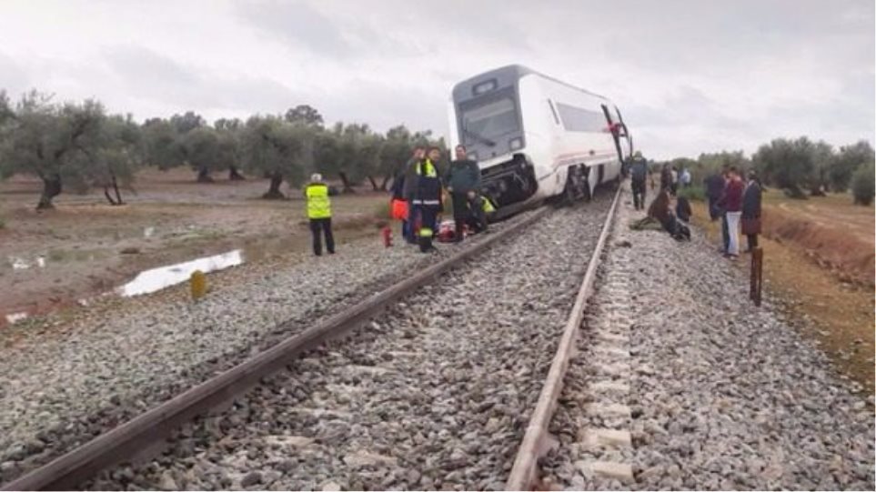 Ισπανία: Ένας νεκρός και 49 τραυματίες από εκτροχιασμό τρένου