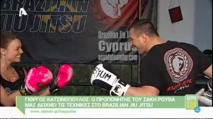 Ο προπονητής του Σάκη Ρουβά μας δείχνει τεχνικές Jiu Jitsu