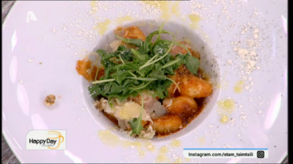 Νιόκι πατάτας με σάλτσα τομάτας και παρμεζάνα