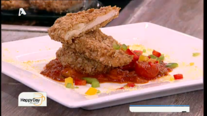 Κοτόπουλο πανέ με γραβιέρα και σάλτσα ντομάτας