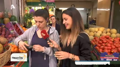 Η μανάβισσα που έχει πάντα ότι της ζητάνε οι πελάτισσες