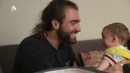 Σ4 – Επεισόδιο 42 – Πολύ νέος για πατέρας