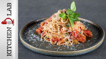 Healthy Μακαροναδα με σάλτσα ντοματας