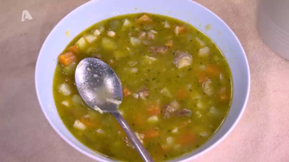 Ο Ζαν Λουί Καψαλάς μας φτιάχνει κρεατόσουπα μινεστρόνε