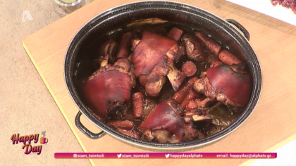 Ο Δημήτρης Μπέλλος και η Μαρία Μπέη μας φτιάχνουν χοιρινό κότσι με μπύρα