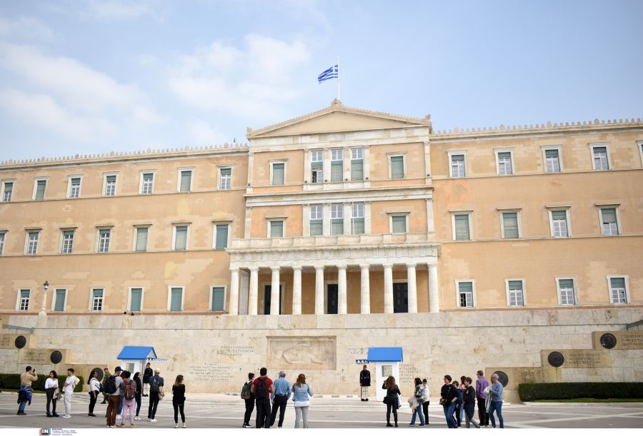 Βουλή: Τροπολογίες ΠΑΣΟΚ για το προσωπικό των Ενόπλων Δυνάμεων στο ν/σ για τα στρατιωτικά νοσοκομεία