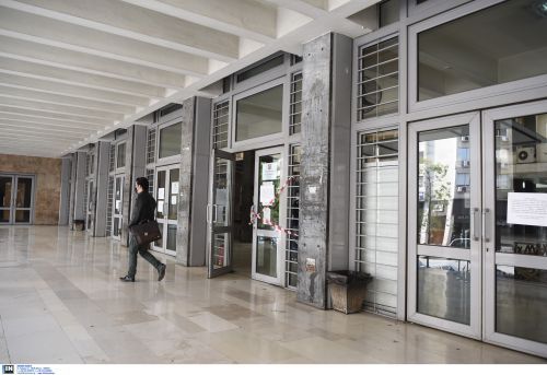 Αλληλομηνύθηκαν για τις ακαθαρσίες ενός σκύλου-έρευνα παρήγγειλε η εισαγγελέας