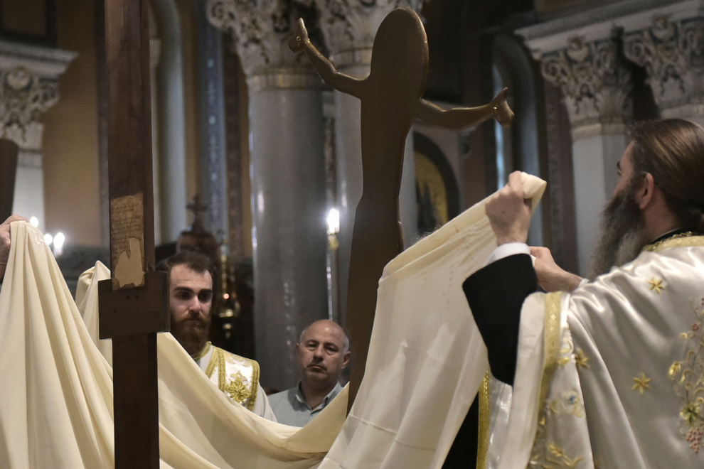 Σε κλίμα κατάνυξης η Αποκαθήλωση