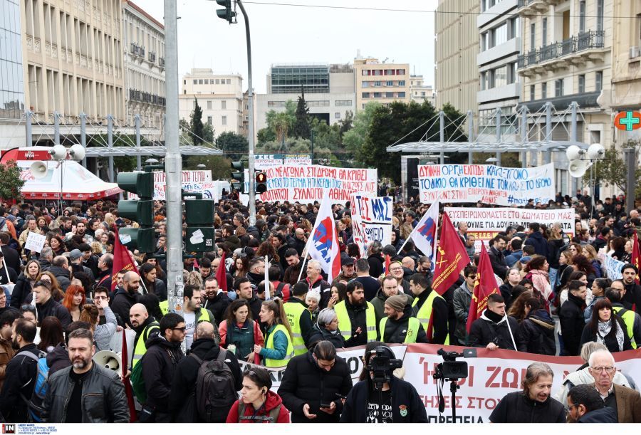 Ολοκληρώθηκαν οι απεργιακές πορείες που κήρυξαν ΓΣΕΕ και ΑΔΕΔΥ