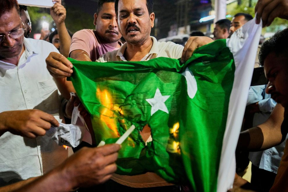 «Ούτε μια σταγόνα νερού» του Ινδού ποταμού δεν θα φτάσει στο Πακιστάν, αναφέρει η ινδική κυβέρνηση με την κλιμάκωση να συνεχίζει αμείωτη