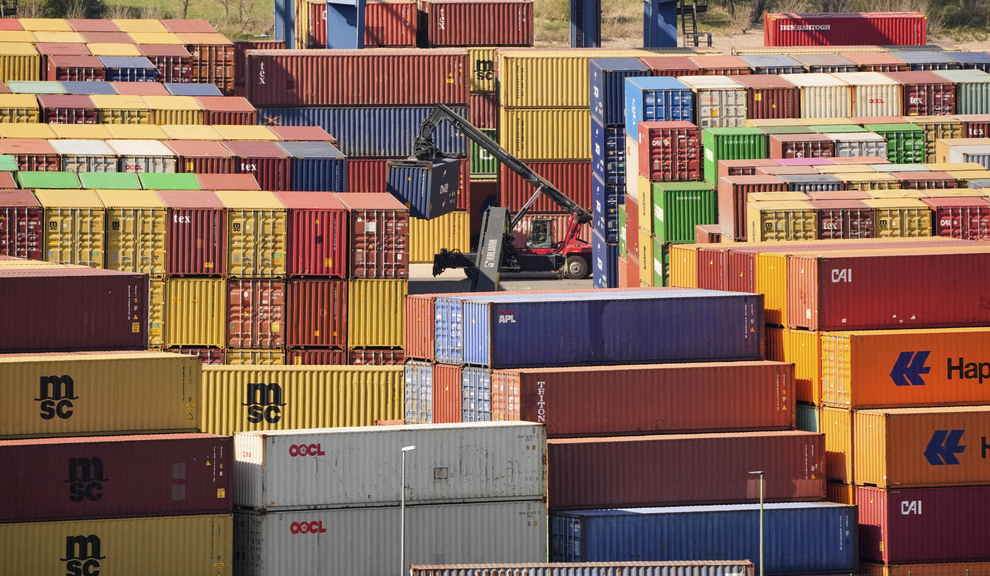 Ο Τραμπ απειλεί την Κίνα με τελωνειακούς δασμούς 50% αν βοηθήσει στρατιωτικά το Ιράν