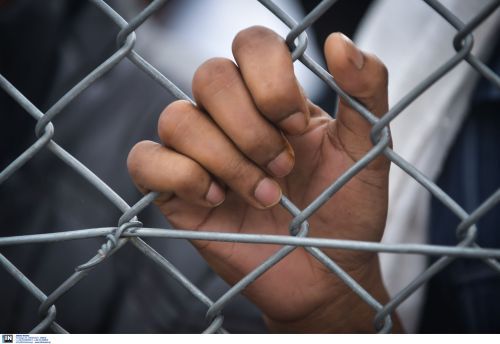 Βρετανία: Η κυβέρνηση θα τερματίσει μέχρι το 2029 τη χρήση ξενοδοχείων για τη στέγαση αιτούντων άσυλο