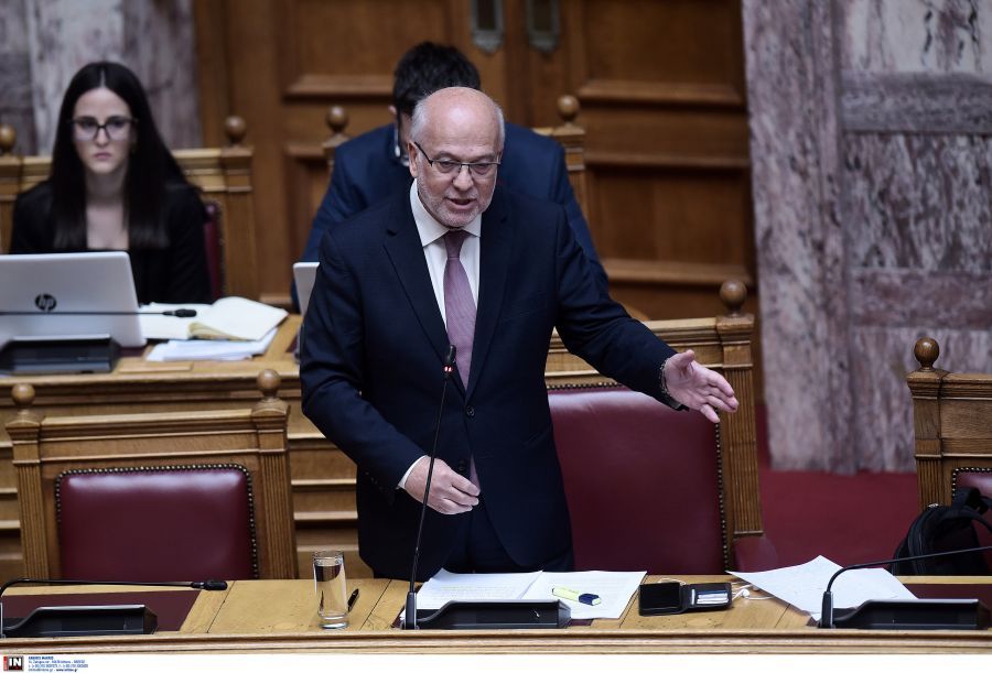 Τέμπη: Ο Τσίπρας ζητά την παραίτηση Φλωρίδη μετά την παραπομπή Τριαντόπουλου