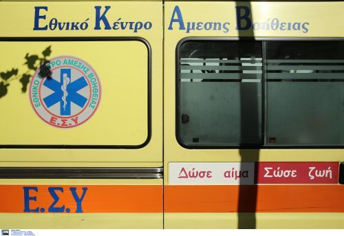 Αυτοκίνητο παρέσυρε και τραυμάτισε σοβαρά δύο πεζούς στο κέντρο της Αθήνας