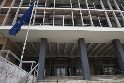 Δίωξη για ανθρωποκτονία με δόλο στον 30χρονο για τη δολοφονία του 67χρονου πατέρα του