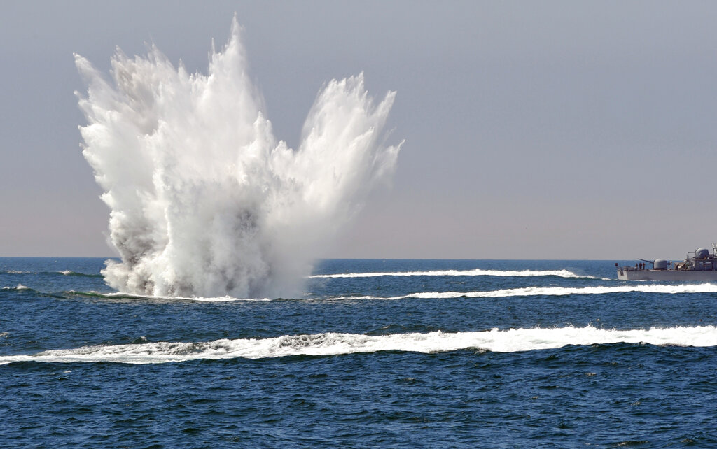 «Πολεμικά» δρομολόγια για τη διεθνή ναυτιλία – Μετά το Ορμούζ οι Σομαλοί πειρατές