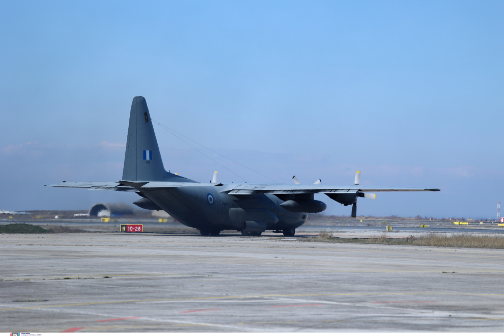 Αεροδιακομιδή για τη μεταφορά έξι παιδιών μεταναστών από το Χίο στην Αθήνα