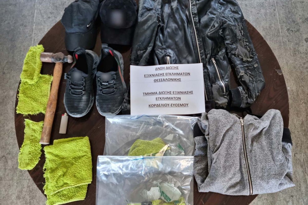 Πέταξαν μολότοφ σε κομμωτήριο – Συνελήφθη 22χρονος για απόπειρα εμπρησμού