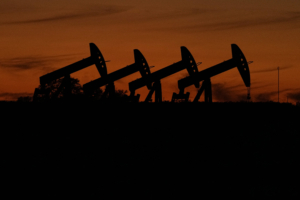 Οι τιμές πετρελαίου ξανά πάνω από τα 100 δολάρια το βαρέλι