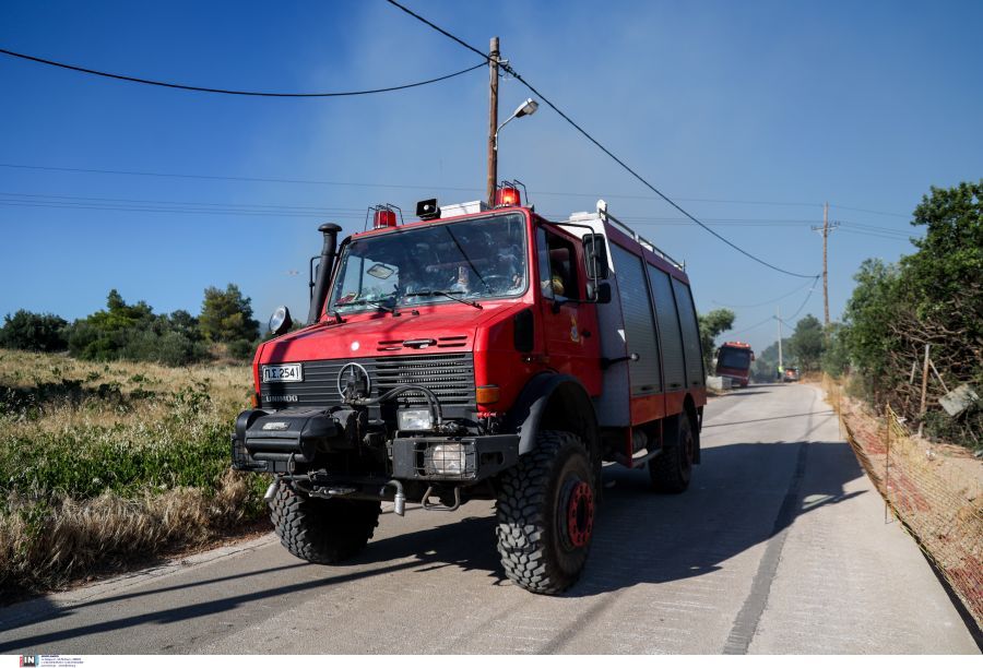 Φωτιά από κεραυνό στο Καλό Πηγάδι Δεσφίνας